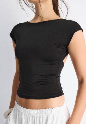 Tričko s otevřenými zády