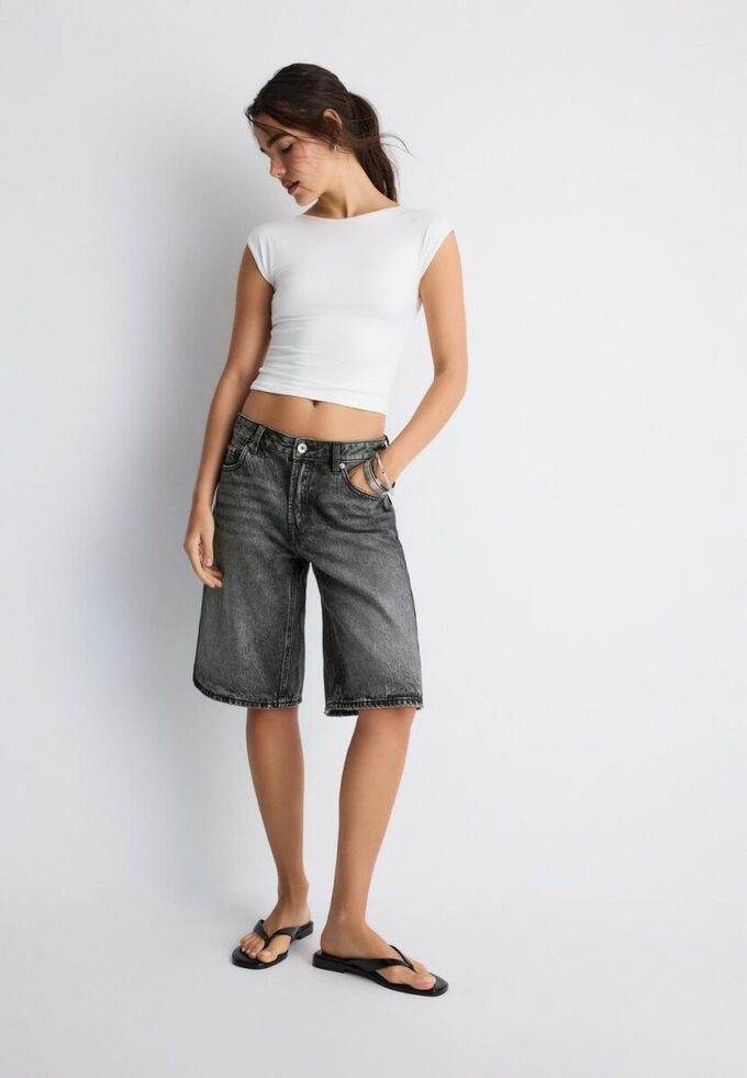 Tričko s otevřenými zády