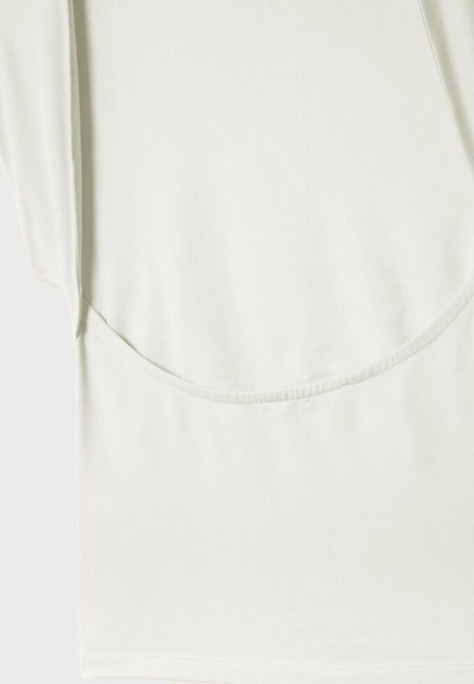 Tričko s otevřenými zády