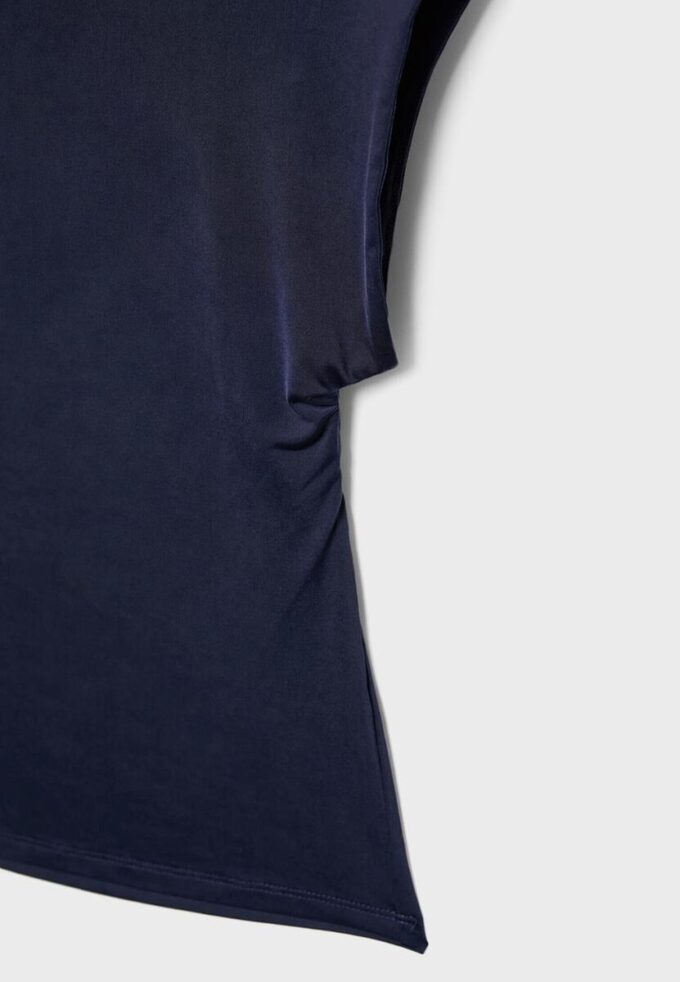 Tričko s otevřenými zády