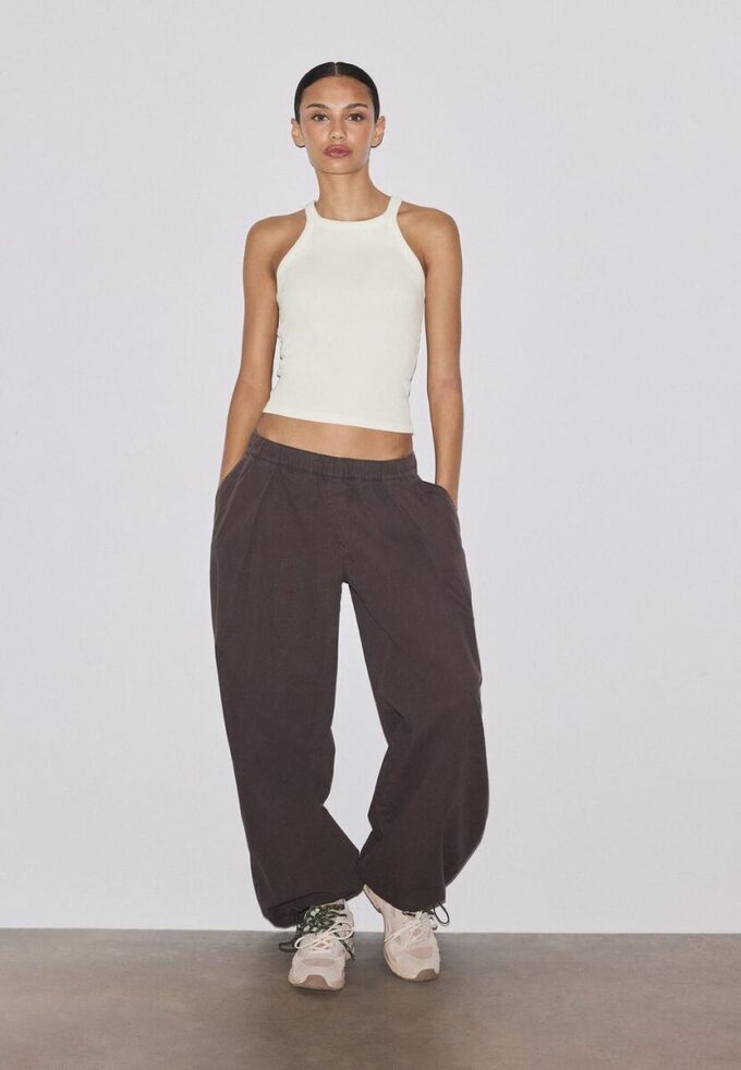 Tričko s racerbackem