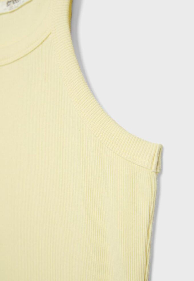 Tričko s racerbackem