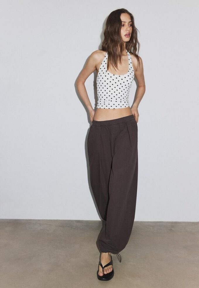 Tričko s výstřihem za krkem