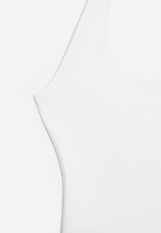 Tričko s výstřihem za krkem