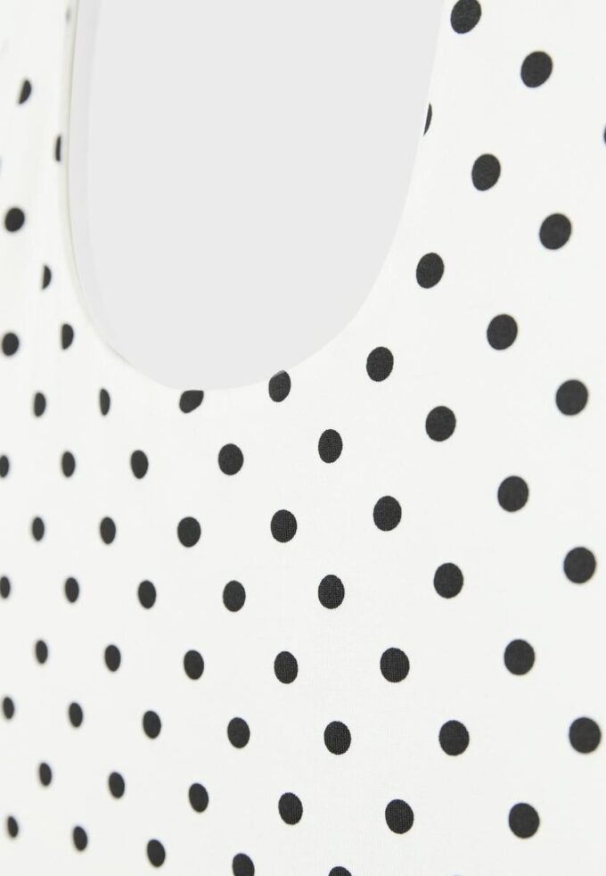 Tričko s výstřihem za krkem