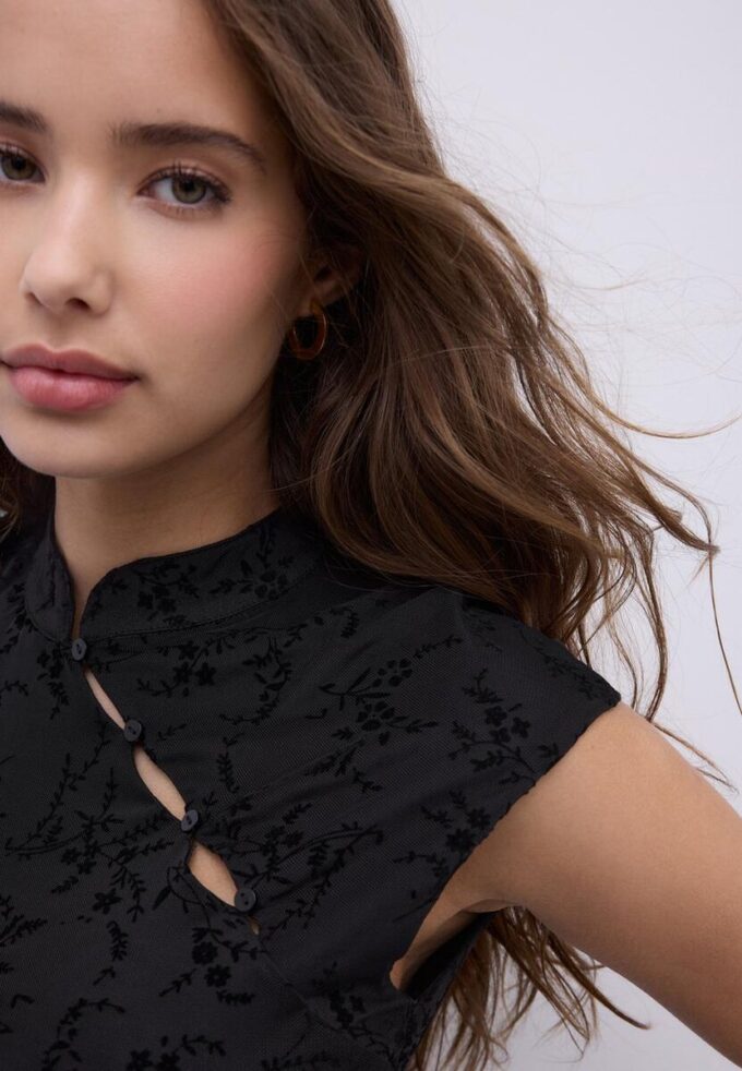 Tričko ve stylu qipao s flokovým potiskem