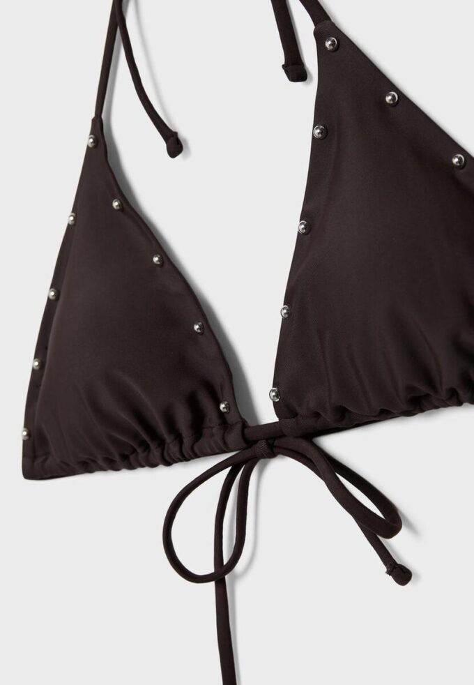 Trojúhelníkový bikini top s cvočky