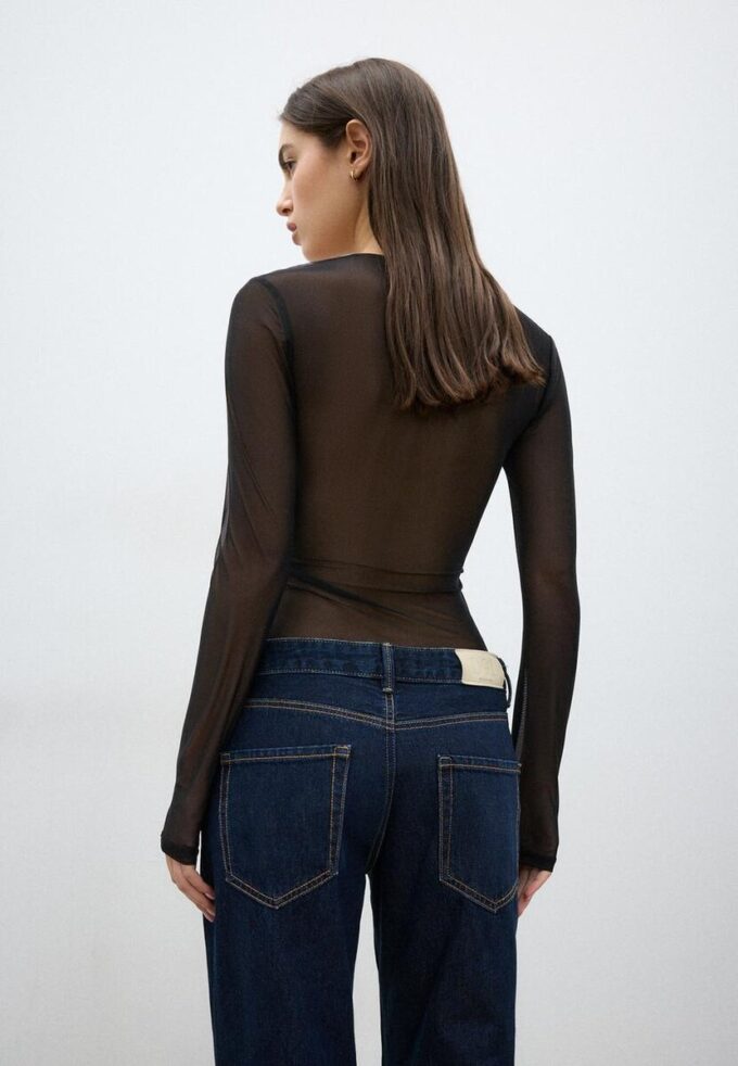 Tylové body s čtvercovým výstřihem