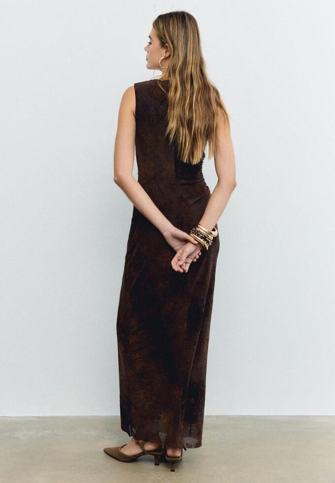 Tylové midi šaty s čtvercovým výstřihem