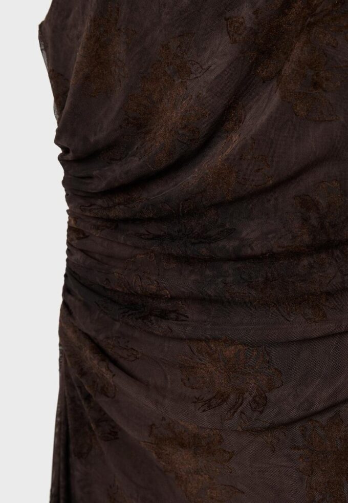 Tylové midi šaty s čtvercovým výstřihem