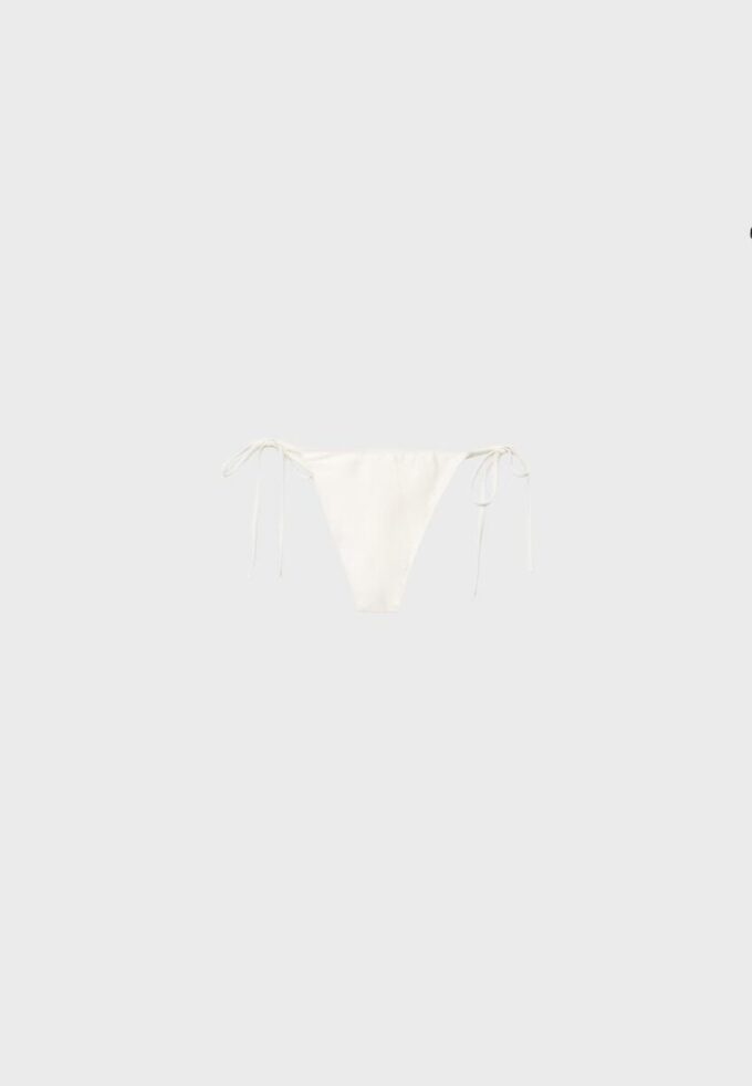 Velké brazilské bikiny s cvočky