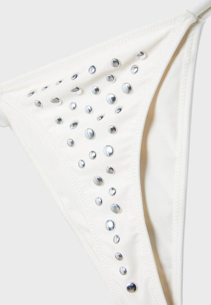 Velké brazilské bikiny s cvočky