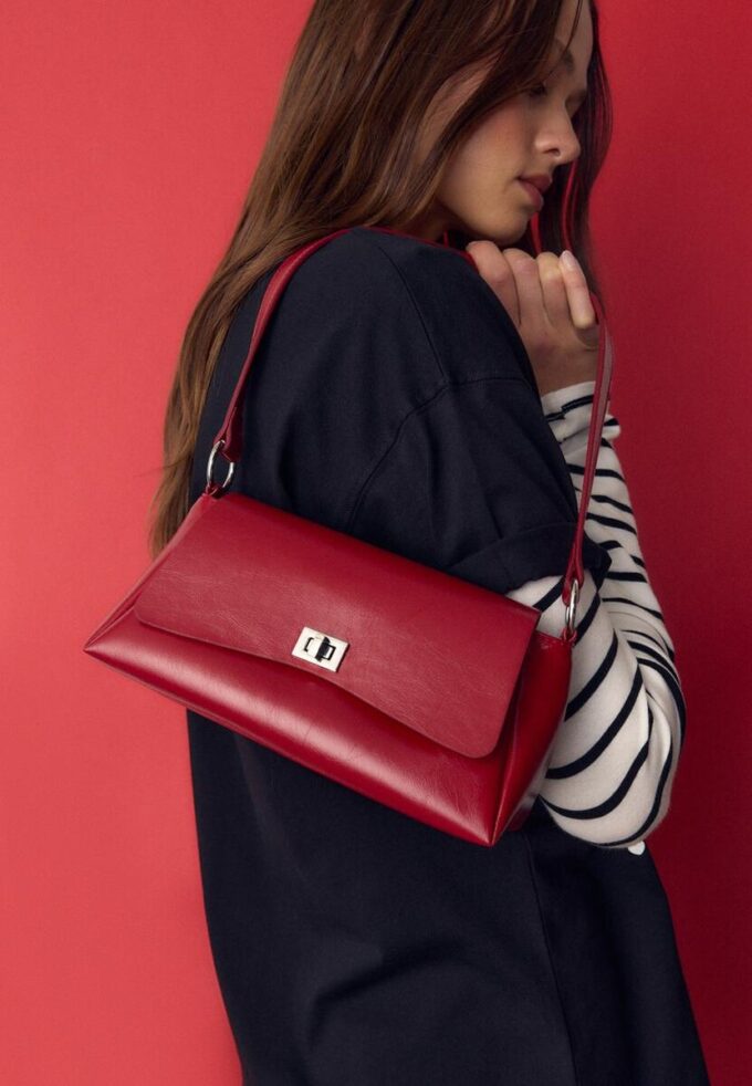 Velká obdélníková mini taška s klopou