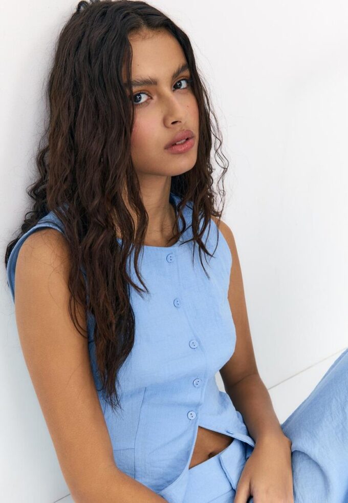 Vesta na knoflíky Vesta na knoflíky