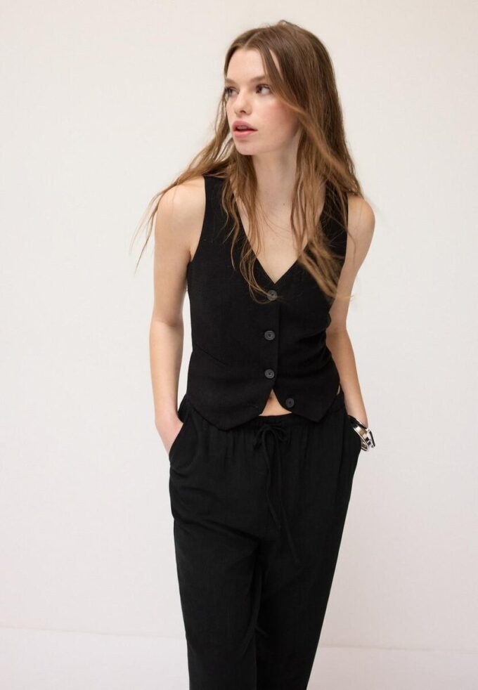 Vesta s knoflíky s lněným efektem Vesta s knoflíky s lněným efektem