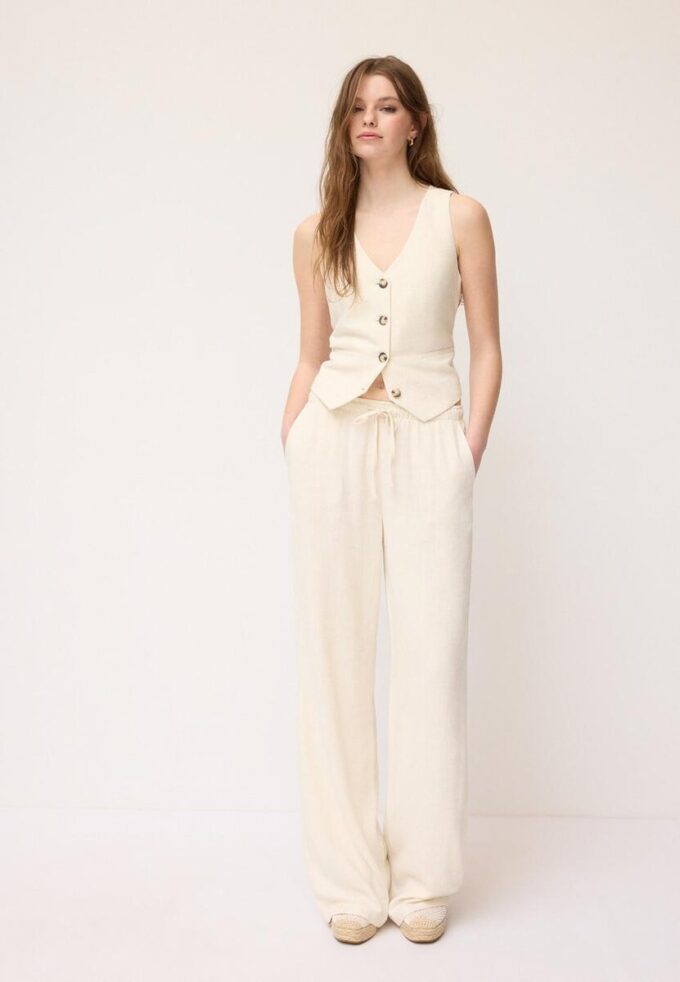 Vesta s lněným vzhledem