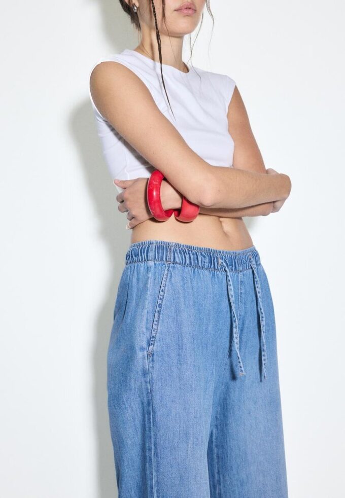 Volné džínové kalhoty se stahovací šňůrkou