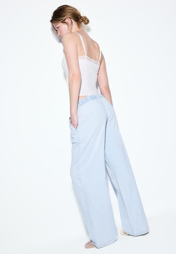 Volné džínové kalhoty se stahovací šňůrkou