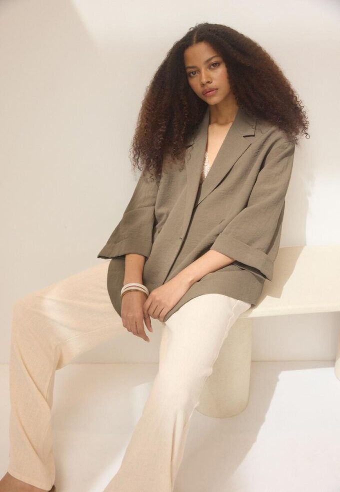 Volný dvouřadový sak