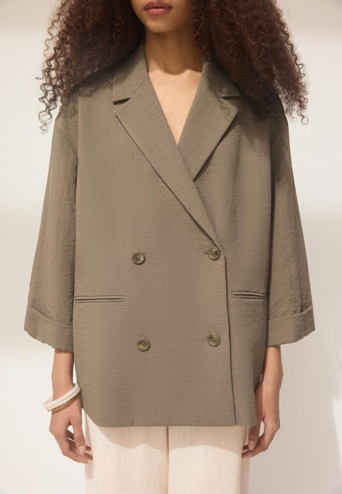 Volný dvouřadový sak