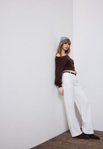 Volné elegantní kalhoty s rovnými nohavicemi a páskem