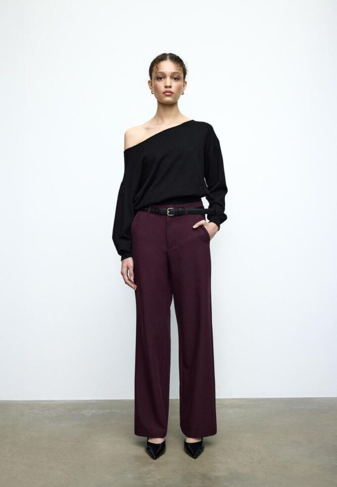 Volné elegantní kalhoty s rovnými nohavicemi a páskem Volné elegantní kalhoty s rovnými nohavicemi a páskem