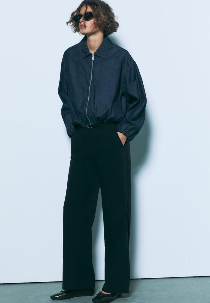 Volné elegantní kalhoty s rovnými nohavicemi a páskem Volné elegantní kalhoty s rovnými nohavicemi a páskem