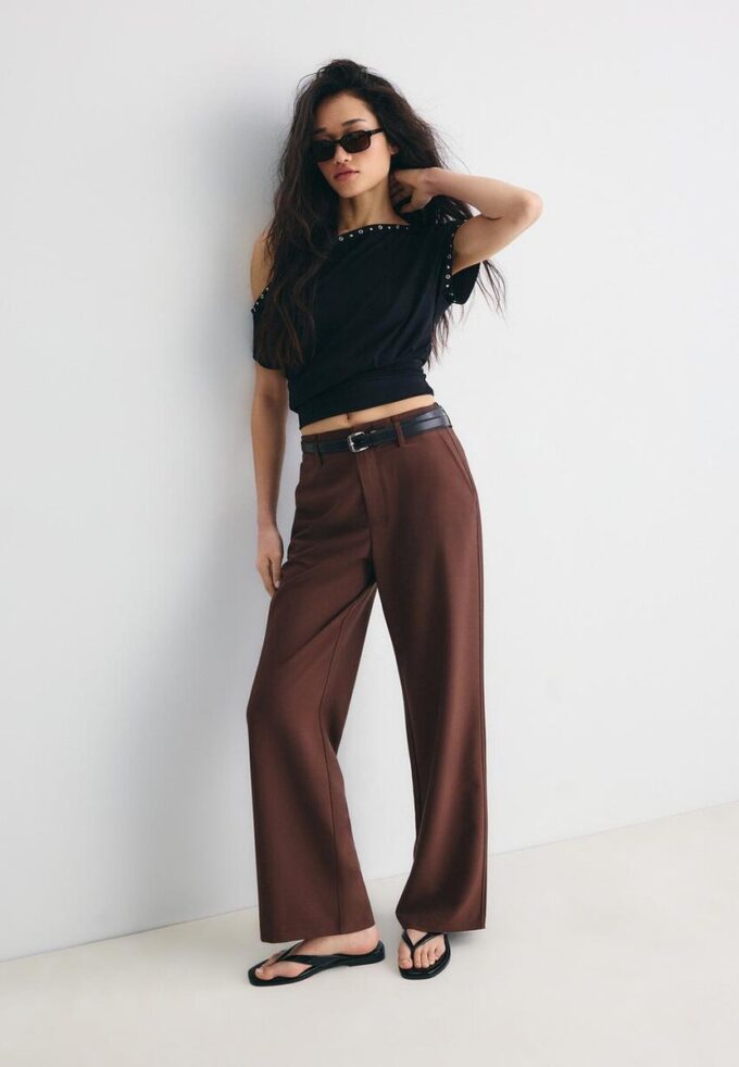 Volné elegantní kalhoty s rovnými nohavicemi a páskem Volné elegantní kalhoty s rovnými nohavicemi a páskem