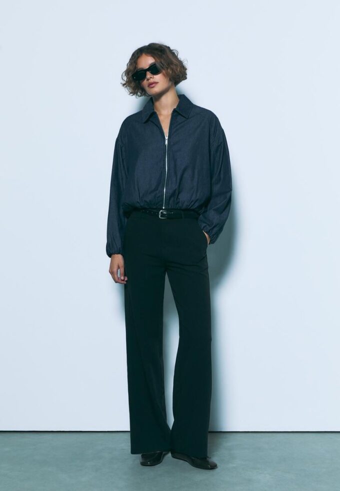 Volné elegantní kalhoty s rovnými nohavicemi a páskem Volné elegantní kalhoty s rovnými nohavicemi a páskem