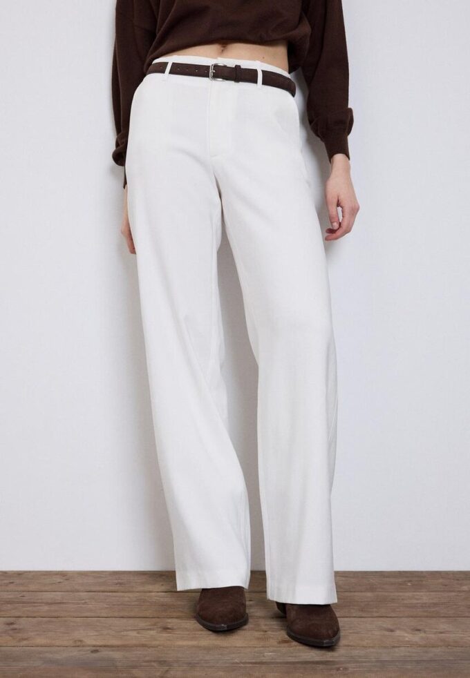 Volné elegantní kalhoty s rovnými nohavicemi a páskem Volné elegantní kalhoty s rovnými nohavicemi a páskem
