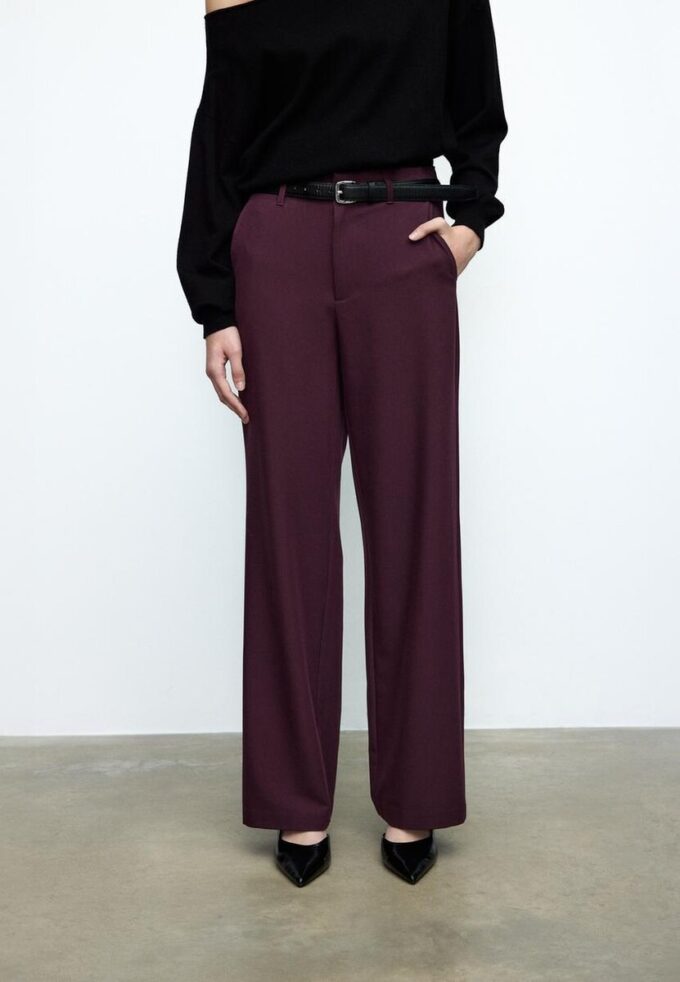 Volné elegantní kalhoty s rovnými nohavicemi a páskem Volné elegantní kalhoty s rovnými nohavicemi a páskem