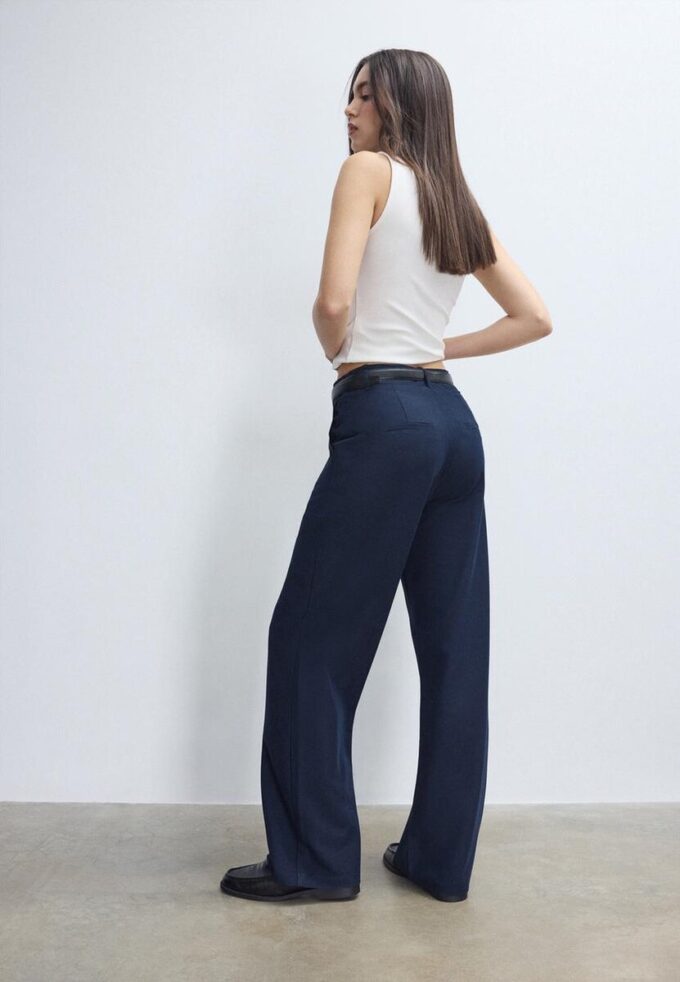 Volné elegantní kalhoty s rovnými nohavicemi a páskem Volné elegantní kalhoty s rovnými nohavicemi a páskem