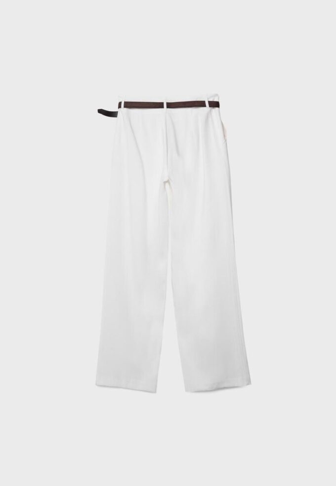 Volné elegantní kalhoty s rovnými nohavicemi a páskem Volné elegantní kalhoty s rovnými nohavicemi a páskem