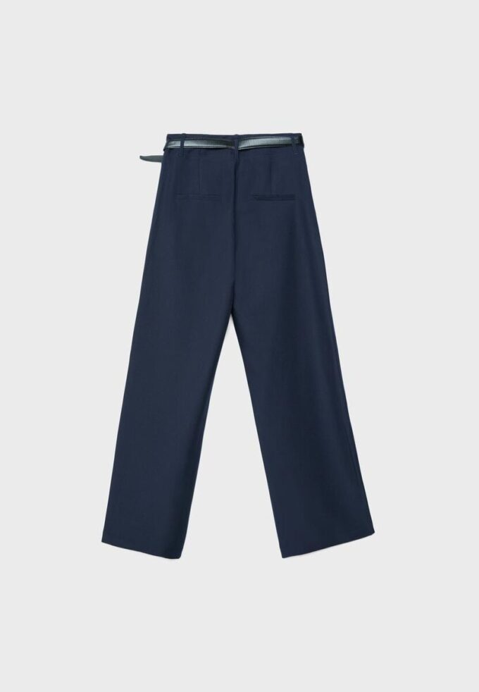 Volné elegantní kalhoty s rovnými nohavicemi a páskem Volné elegantní kalhoty s rovnými nohavicemi a páskem