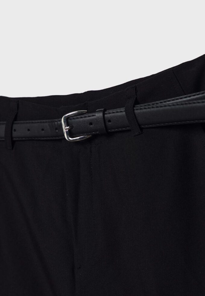 Volné elegantní kalhoty s rovnými nohavicemi a páskem Volné elegantní kalhoty s rovnými nohavicemi a páskem