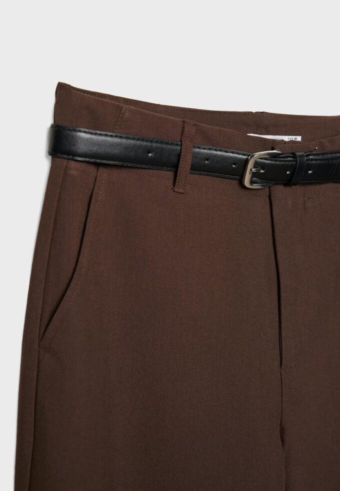 Volné elegantní kalhoty s rovnými nohavicemi a páskem Volné elegantní kalhoty s rovnými nohavicemi a páskem