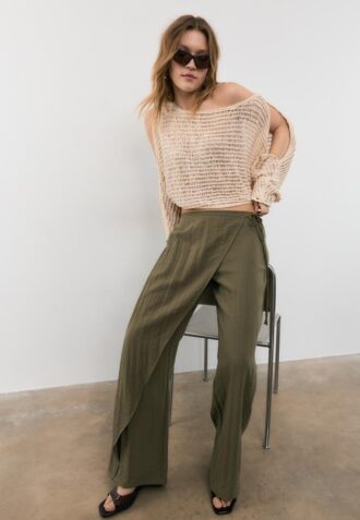 Volné kalhoty s překřížením