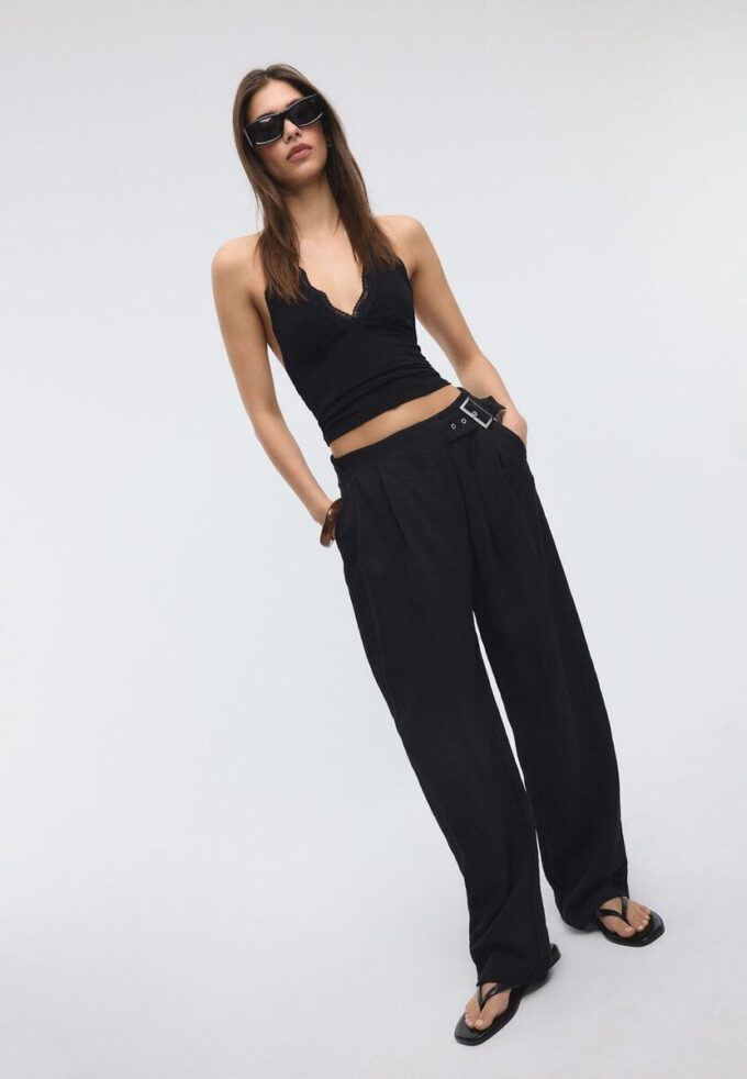 Volné kalhoty s přezkou