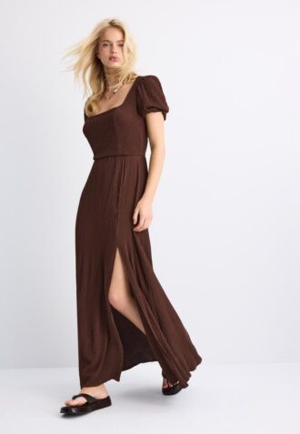 Volné maxi šaty s kříženým zadním dílem