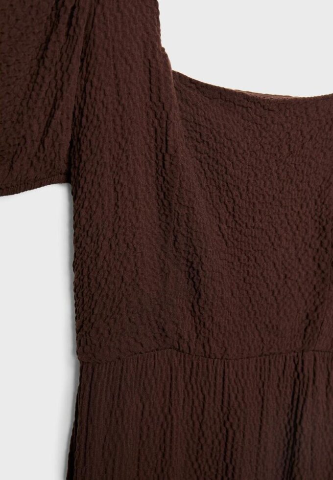 Volné maxi šaty s kříženým zadním dílem Volné maxi šaty s kříženým zadním dílem