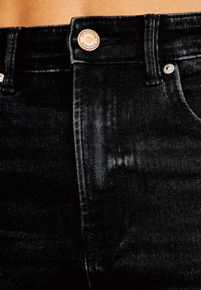 Úzké džíny s normálním pasem