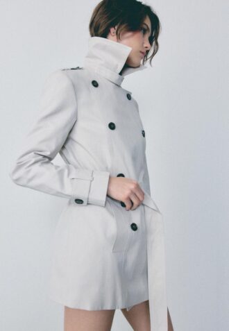 Základní krátký trenčkot