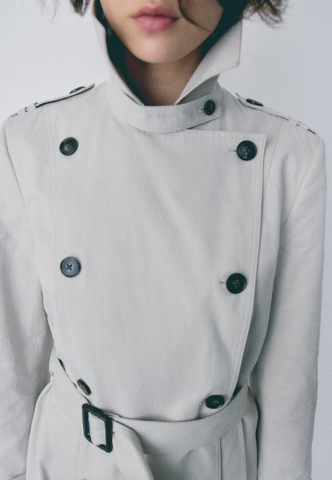 Základní krátký trenčkot