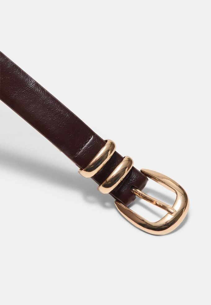 Základní lesklý opasek s efektem kůže