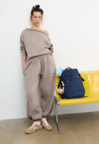 Základní mikina s odhalenými rameny