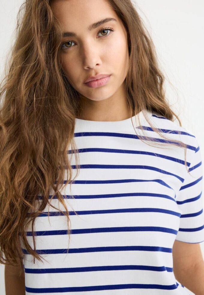 Základní silné pruhované tričko s pravidelným střihem Základní silné pruhované tričko s pravidelným střihem