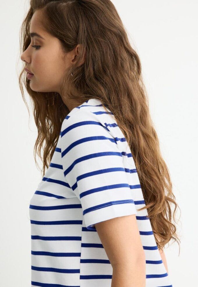 Základní silné pruhované tričko s pravidelným střihem Základní silné pruhované tričko s pravidelným střihem