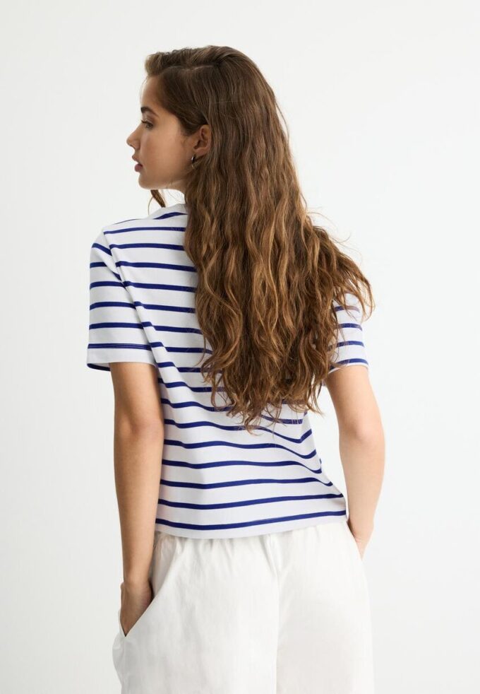 Základní silné pruhované tričko s pravidelným střihem Základní silné pruhované tričko s pravidelným střihem