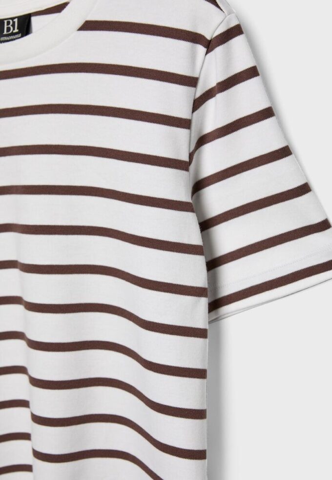 Základní silné pruhované tričko s pravidelným střihem Základní silné pruhované tričko s pravidelným střihem
