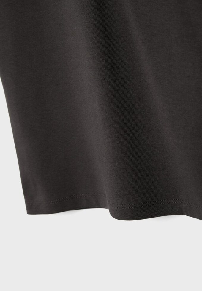 Základní tričko s krátkým rukávem a kulatým výstřihem Základní tričko s krátkým rukávem a kulatým výstřihem